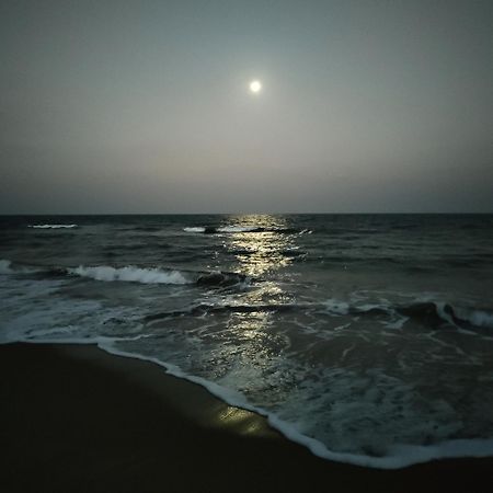 Dkv Beach View Bahur Екстериор снимка