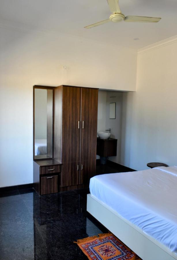 Dkv Beach View Bahur Екстериор снимка