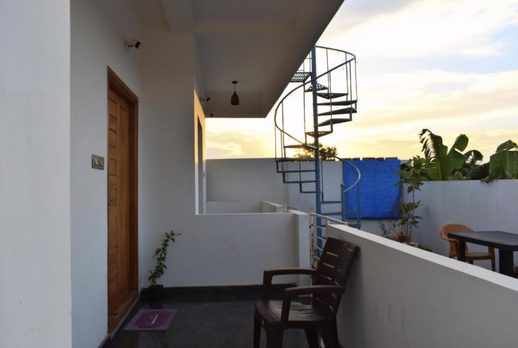 Dkv Beach View Bahur Екстериор снимка