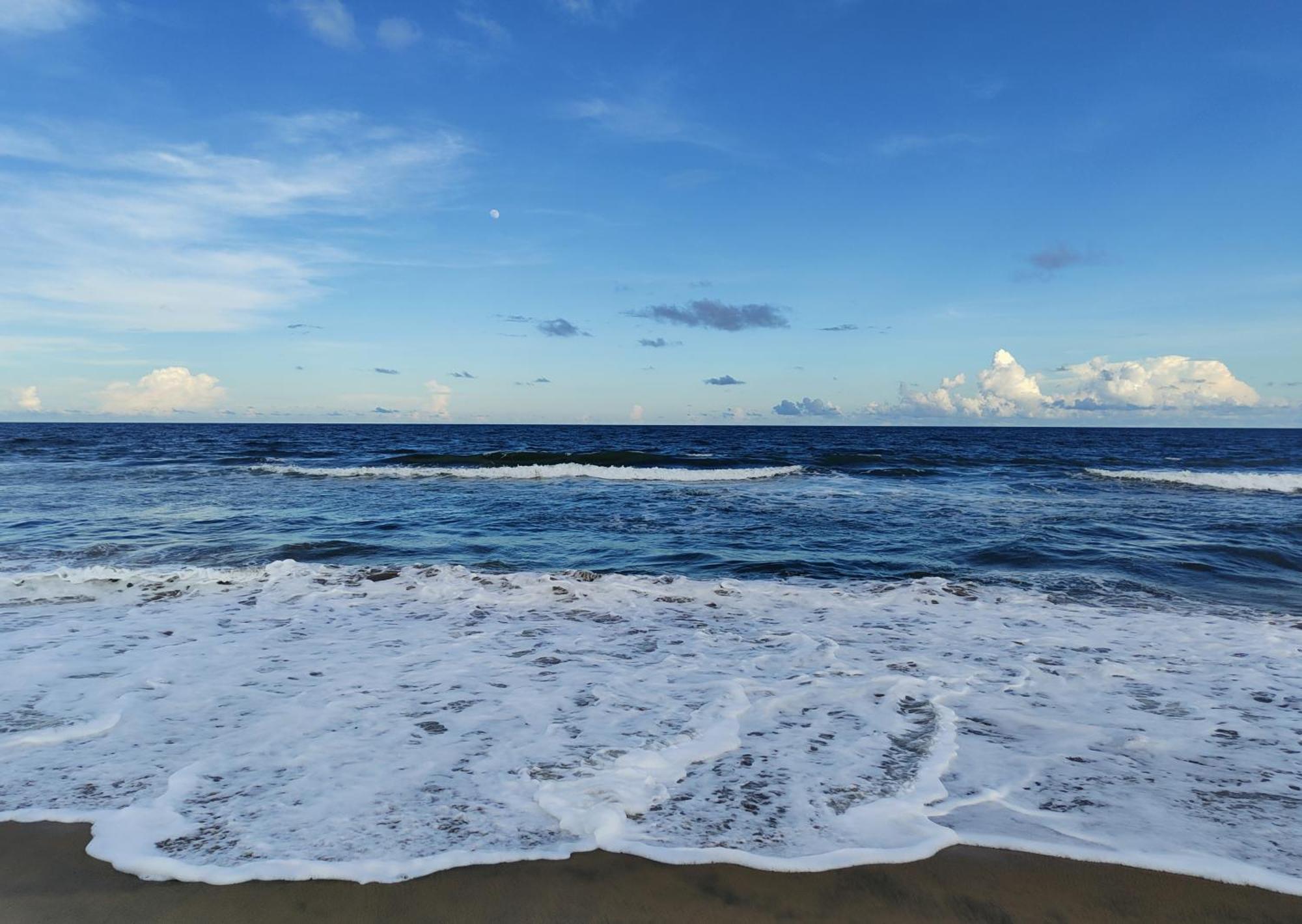 Dkv Beach View Bahur Екстериор снимка