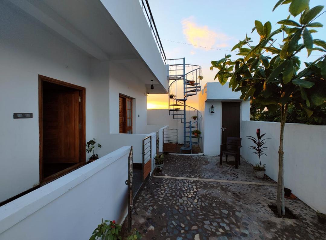 Dkv Beach View Bahur Екстериор снимка