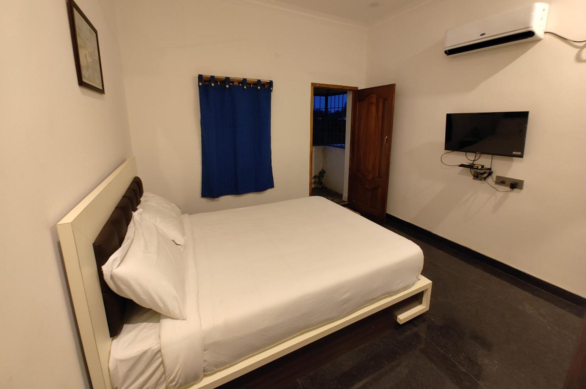 Dkv Beach View Bahur Екстериор снимка